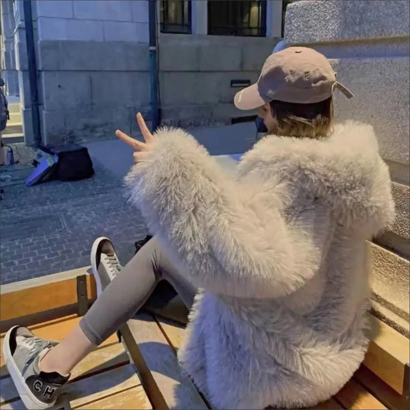 Women Outerwear 2024 Winter Internet Celebrity Explosion Street Lazy Style Environmentally Friendly fox fur Imitation fur Plush